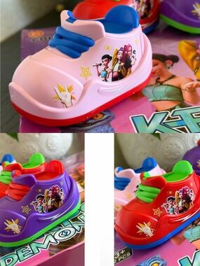 Kids Mystery key chain Toy Sneakers - Pink, Purple, Red